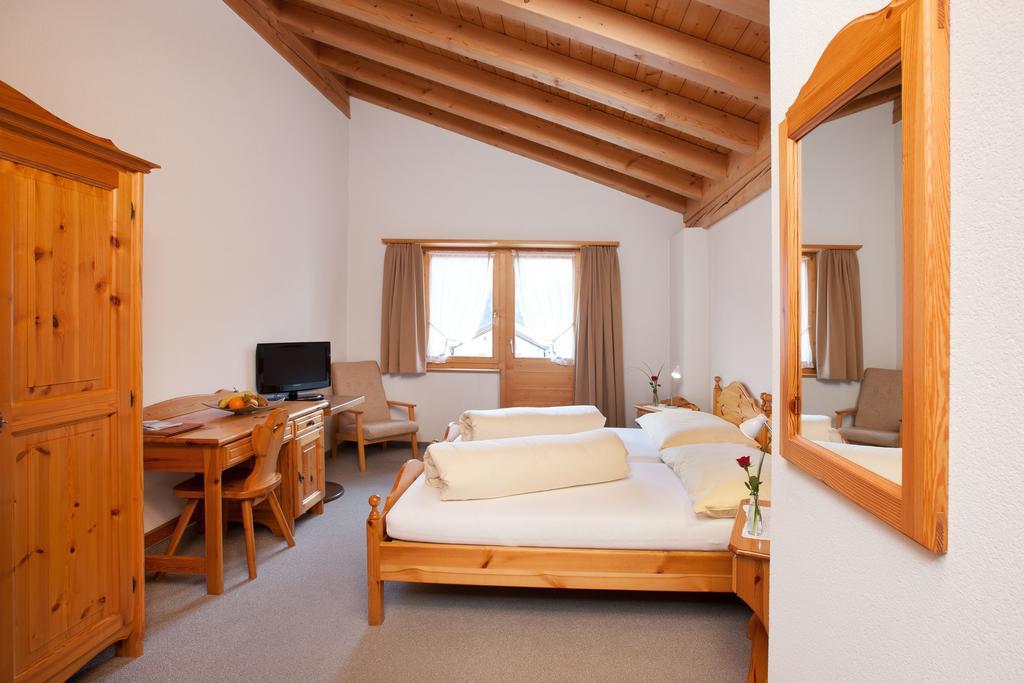 Hotel Pez Regina Lumbrein Pokój zdjęcie